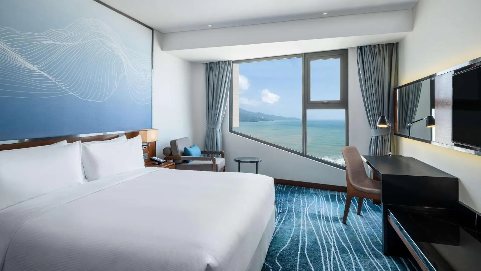 Hilton Garden Inn Da Nang 4*,  Vietnam