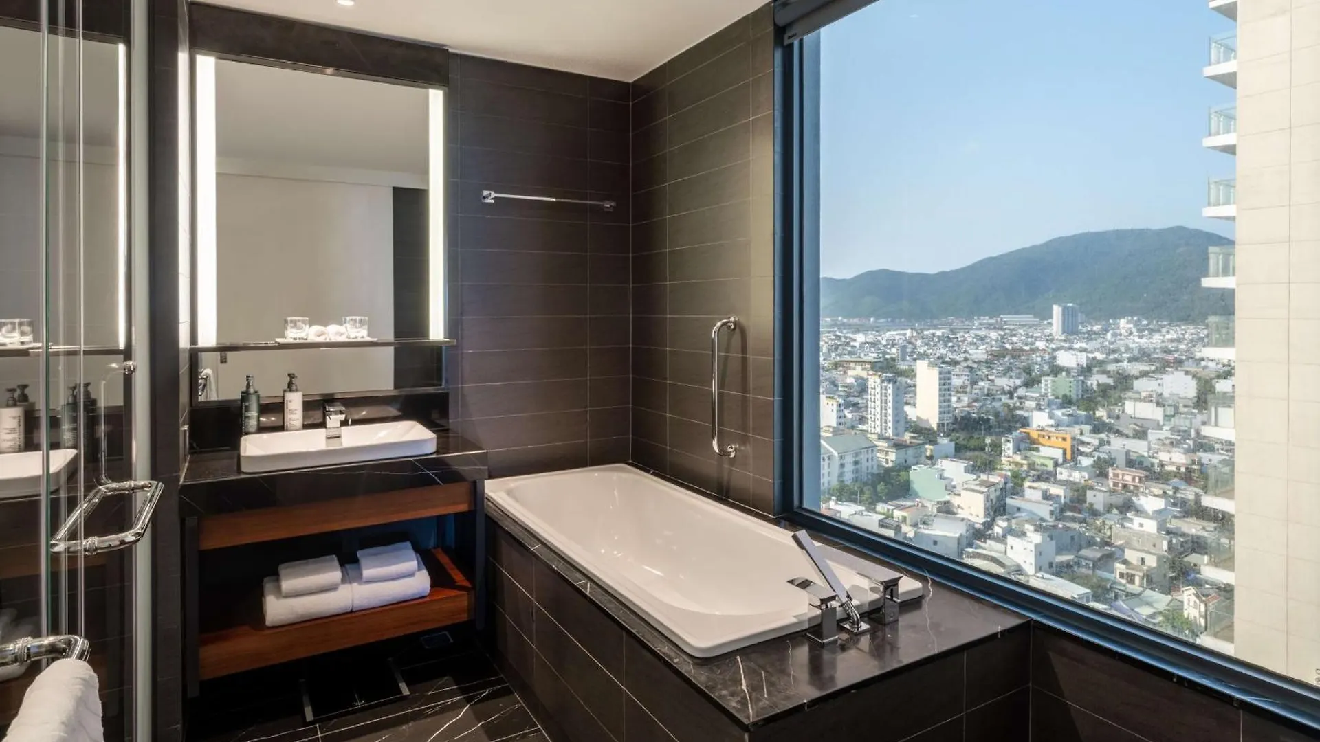 **** Hotel Hilton Garden Inn Da Nang Vietnam