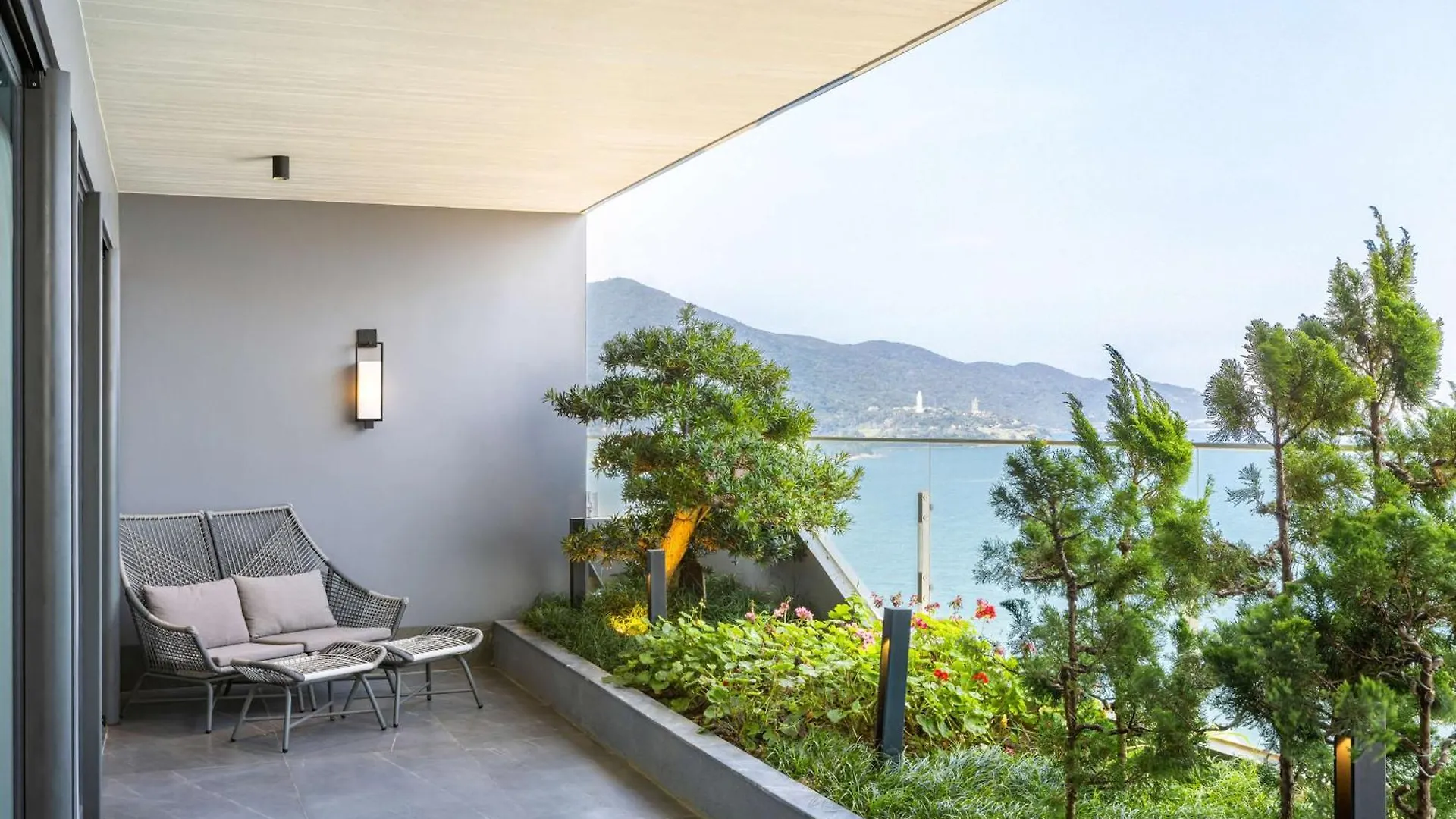 Hilton Garden Inn Da Nang 4*,  Vietnam